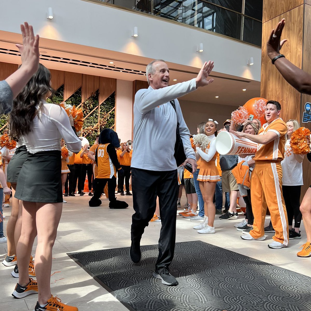 Vol fans in Indy!

Join fellow fans and alumni at tomorrow's pep rally and team send-off 🏀

More info » alumni.utk.edu/BOTT