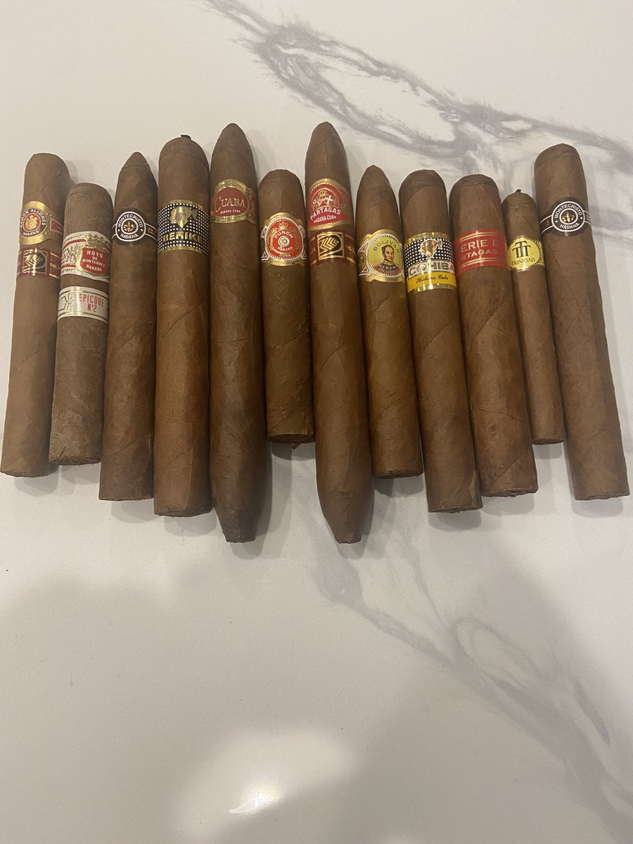 CharlesArbuckle's tweet photo. My cigar guy who is a beast sent me #ATasteofCuba today. I am going to have a great time during #MarchMadness for sure. https://t.co/8liXdHXZiH