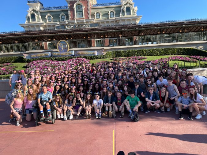The Carmel HS (IN) Accents and Ambassadors Choirs have arrived for #HOAOrlando and are spending a perfect day in the Magic Kingdom. #MTCtravels <a href="/HOAshowchoir/">Heart of America</a>  <a href="/CarmelChoirs/">Carmel_Choirs</a>