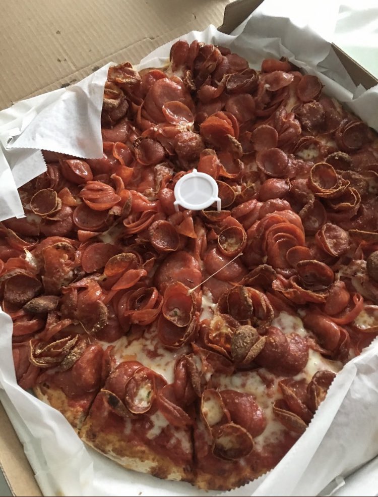 heatdaddy69420's tweet photo. If you think pizza like this is remotely acceptable you deserve to spend the rest of your life in a maximum security prison https://t.co/0NLxDEZh7i
