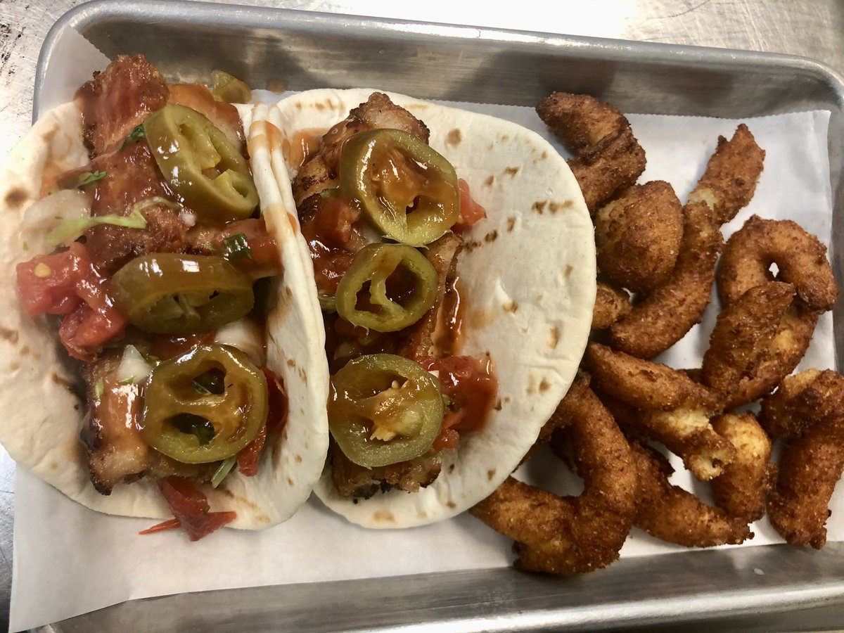 Pork Belly street tacos with homemade pico, jalapeños and sweet bbq sauce! 
While they last!!!
#eatlocal #supportlocalbusiness #porkbelly