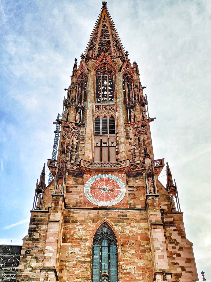 Street Focus...  

#style #landscape #streets #portrait #architect #graffiti #like #instagram #travel #picoftheday #senseframes #photooftheday #building #homedecor #renovation #cityscape #builder #architecturelovers #streetphotography #cityphotography #cities #cloud   #clock