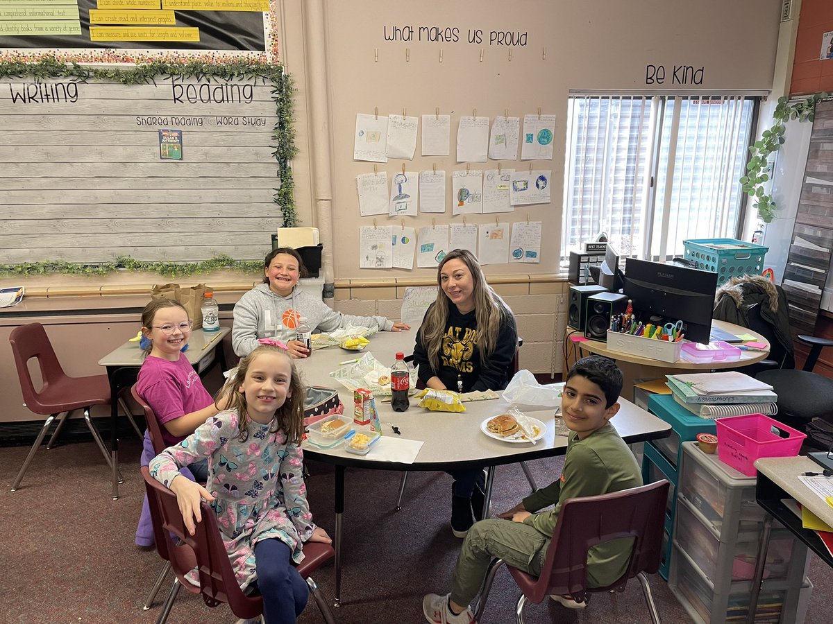ChircoMs's tweet photo. First lunch with students in 2 years! We had such a blast! #warh https://t.co/ZbV60Dj6Nc