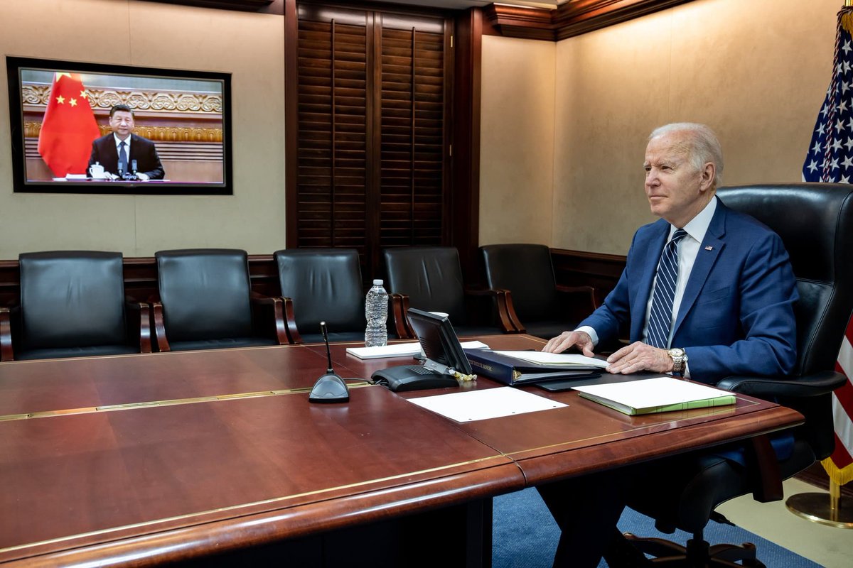 NZAMBAYvon's tweet photo. "Let him who tied a bell around the tiger's neck remove it". This is what Xi Jinping said to J Biden to point out the responsibility of the US and NATO in the Ukrainian crisis.  #UkraineRussianWar #Kiev #Kyiv #Ukraine️ https://t.co/J0w539iTKe