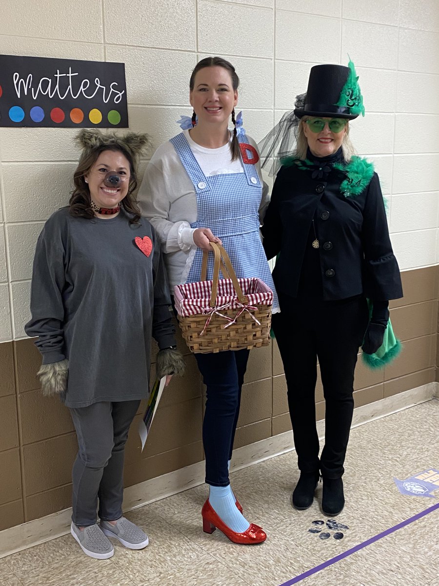 We are so proud of the 160 students that submitted a book for Young Authors. YA OZ, Dorothy, and Toto 
 wonderful time visiting each class to award the Young Author winners and recognize participants. There is no place like Cotton Creek. #ccs118life