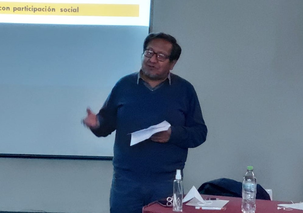 CoordinadoraBO's tweet photo. #Conversatorio Noel Aguirre, del #CEAAL: "En este momento de crisis civilizatoria, debemos pensar en una educación dedicada a la vida, con una formación holística, viendo todas las cualidades de los seres humanos y cuidando la Madre Tierra para una convivencia en comunidad". https://t.co/pLS40EAOSO