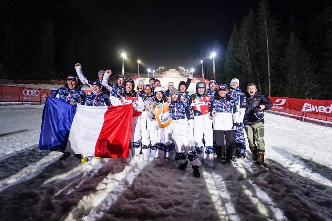 LaffontPerrine's tweet image. Toi je vais t’aimer, te chérir, te chouchouter et grandement t’apprécier ❤️🥺🔮
Tu as été tellement dur à aller  chercher mais quel bonheur de t’avoir dans mes mains ce soir 🥲
Merci à toutes les personnes qui ont permis que tout ça se réalise 🥰 je me sens chanceuse 🇫🇷