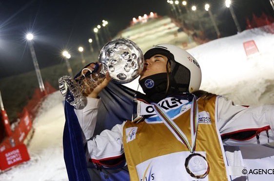 LaffontPerrine's tweet image. Toi je vais t’aimer, te chérir, te chouchouter et grandement t’apprécier ❤️🥺🔮
Tu as été tellement dur à aller  chercher mais quel bonheur de t’avoir dans mes mains ce soir 🥲
Merci à toutes les personnes qui ont permis que tout ça se réalise 🥰 je me sens chanceuse 🇫🇷