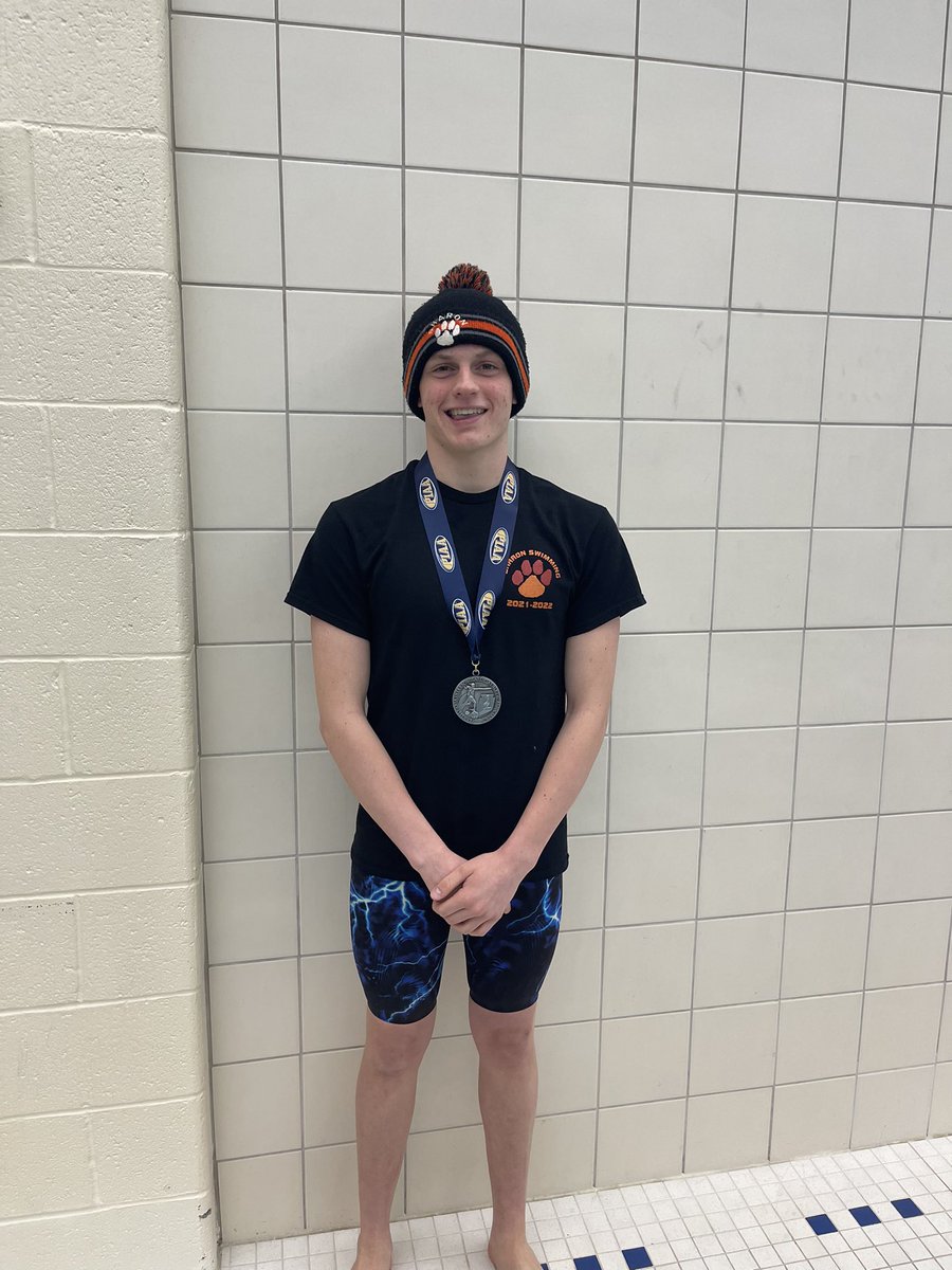 SharonAthletics's tweet photo. Congratulations to Mark Cattron on his second place finish in the 200 free with a time of 1:42.32!!
ELITE work!! https://t.co/jHQqrKMZmS