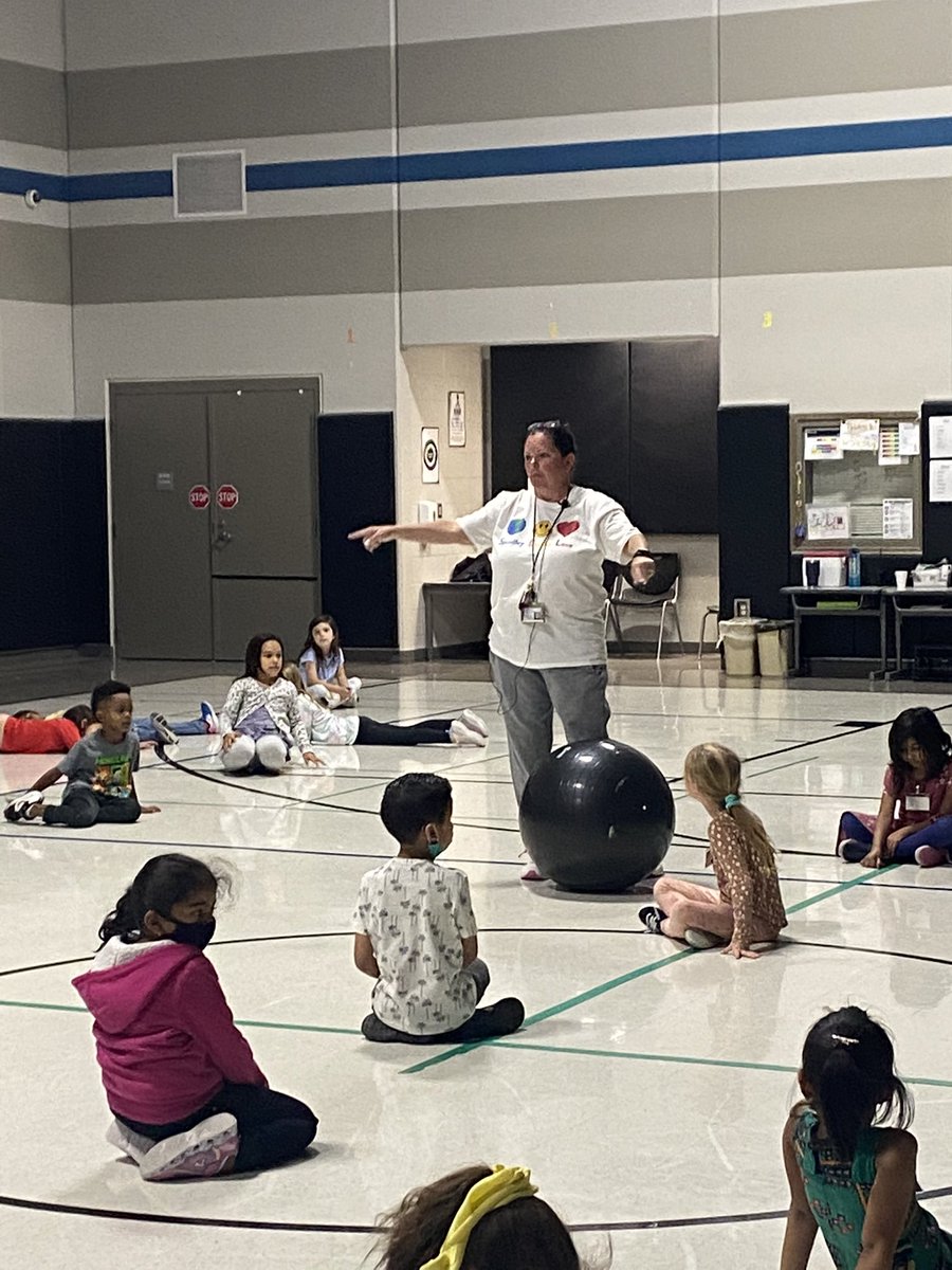 robertson1322's tweet photo. This is why @PolceJamie is the star polisher this month @ElementaryJim she jumped right in today and taught 4th 1st and 2nd grade during a full moon and Our 1st ever exciting #SEL day @MrsYolandaMcKin Sheβs a rockstar and so glad sheβs on our team ! #BetterTogether #OGDreamteam https://t.co/Ec47BKiGKQ