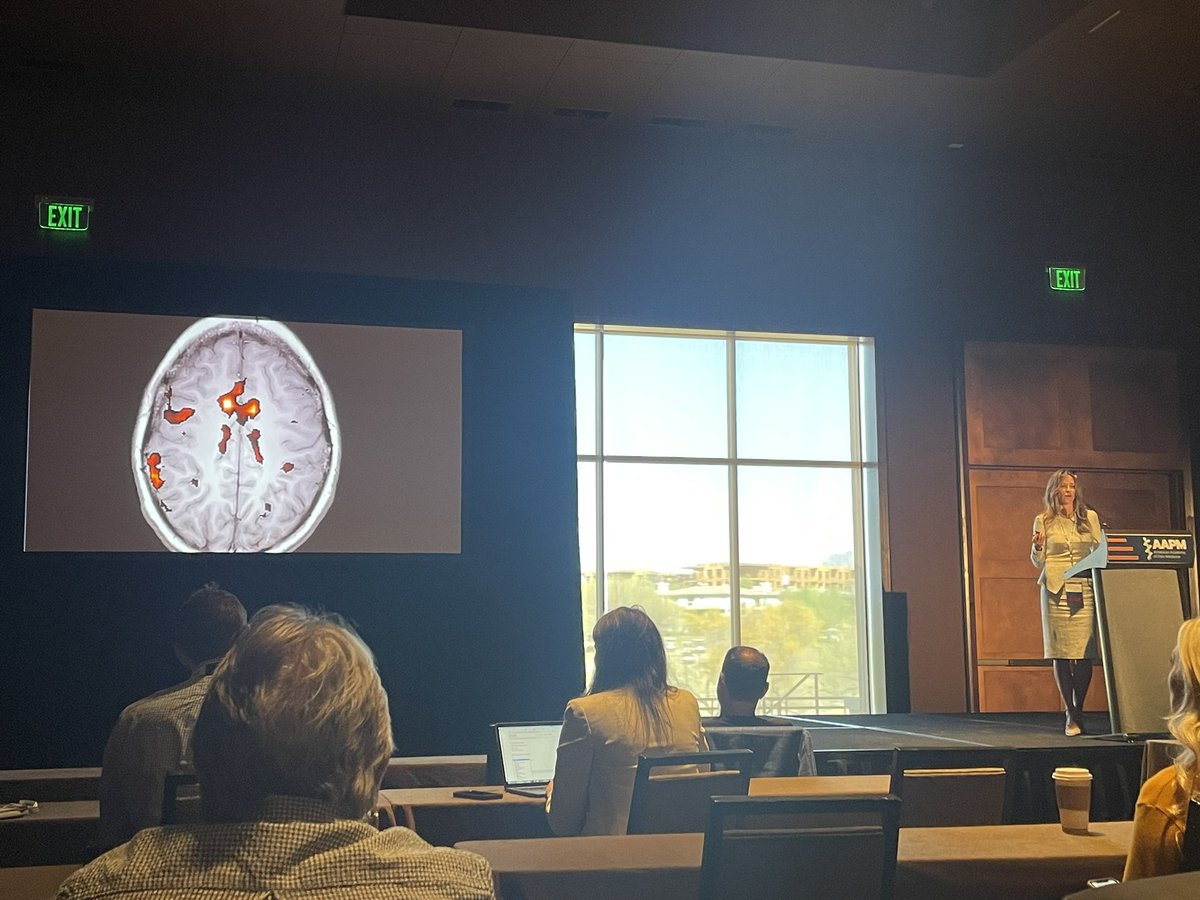 JARabbitts's tweet photo. @BethDarnall showing effects of CBT in regulating brain responses to pain #AAPM2022 https://t.co/UhsMev9Qjl
