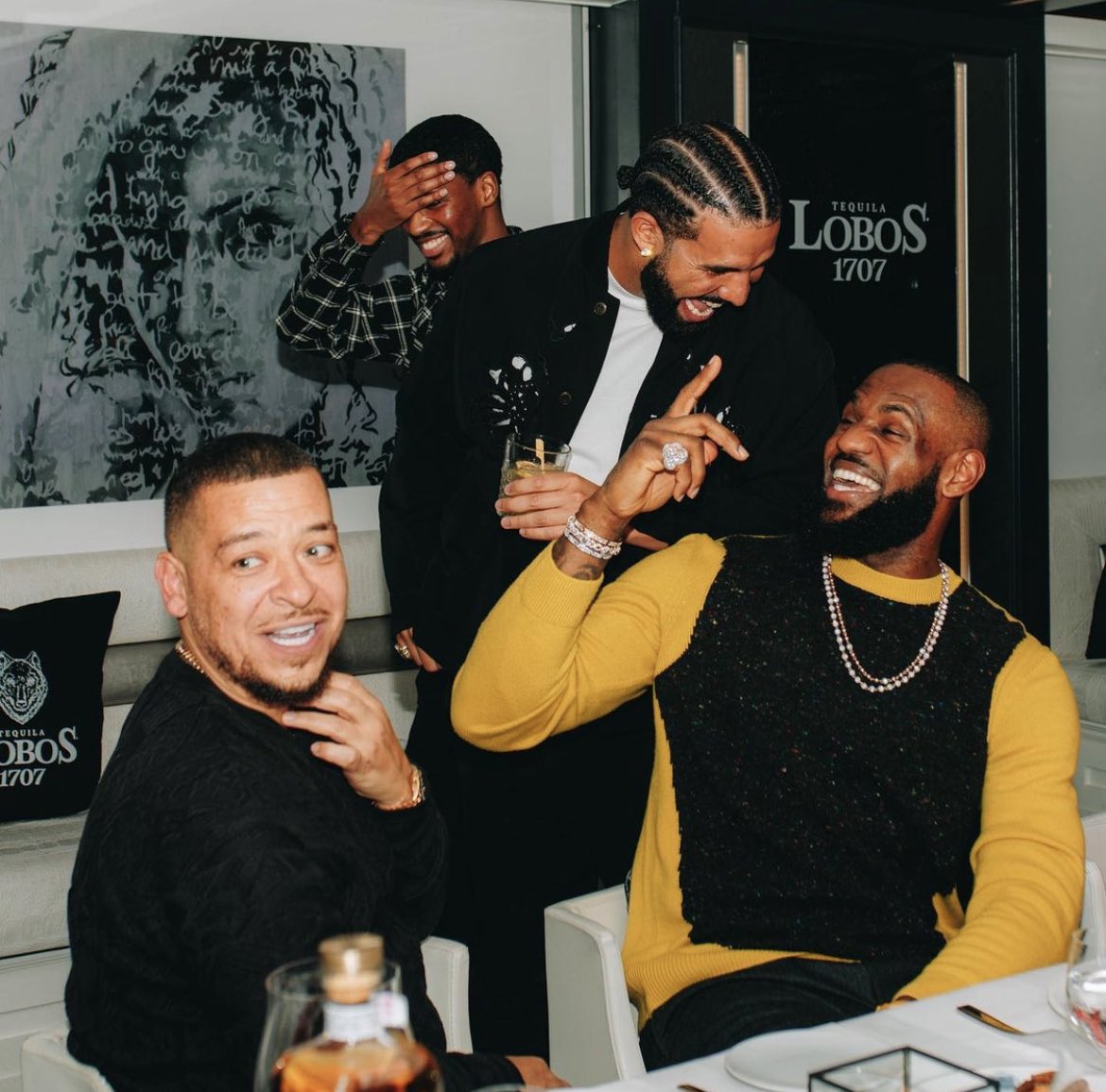 WordOnRd's tweet photo. 👑x🐐 https://t.co/slfl1XdAv1