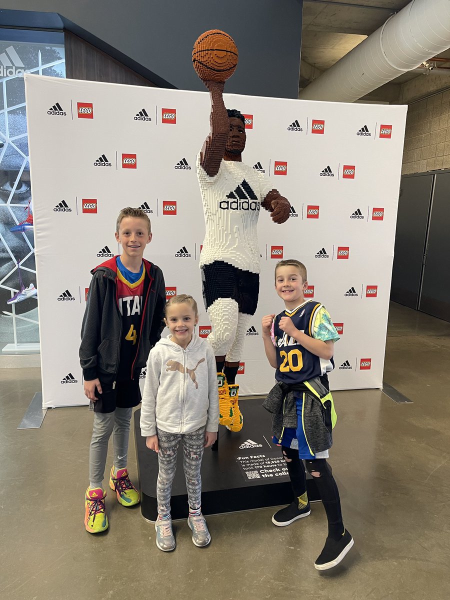 tami_jones1's tweet photo. Jazz game, Baby!!! 
#takenote #utahjazz #lesolsenit https://t.co/4tIRqUWNcj