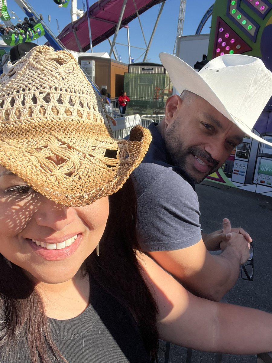 GabyBarraez's tweet photo. #RodeoHouston https://t.co/2YmIT0DSGM