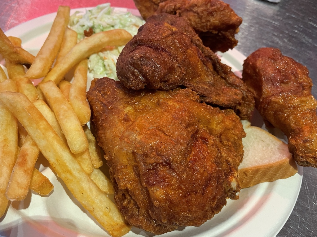 KeithTotp's tweet image. Skipping the BBQ today. 
Having a bit of Gus’s World Famous Hot &amp;amp; Spicy Fried Chicken to balance the diet a little. 
Pretty sure that’s what that means. 
#PrettySure