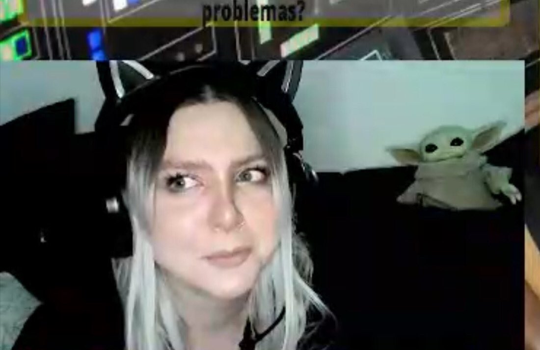 HeeeyGiio's tweet photo. Más capturas del stream de ayer💜 hahaha amo que me las compartan, gracias https://t.co/H1oYsaLwuT