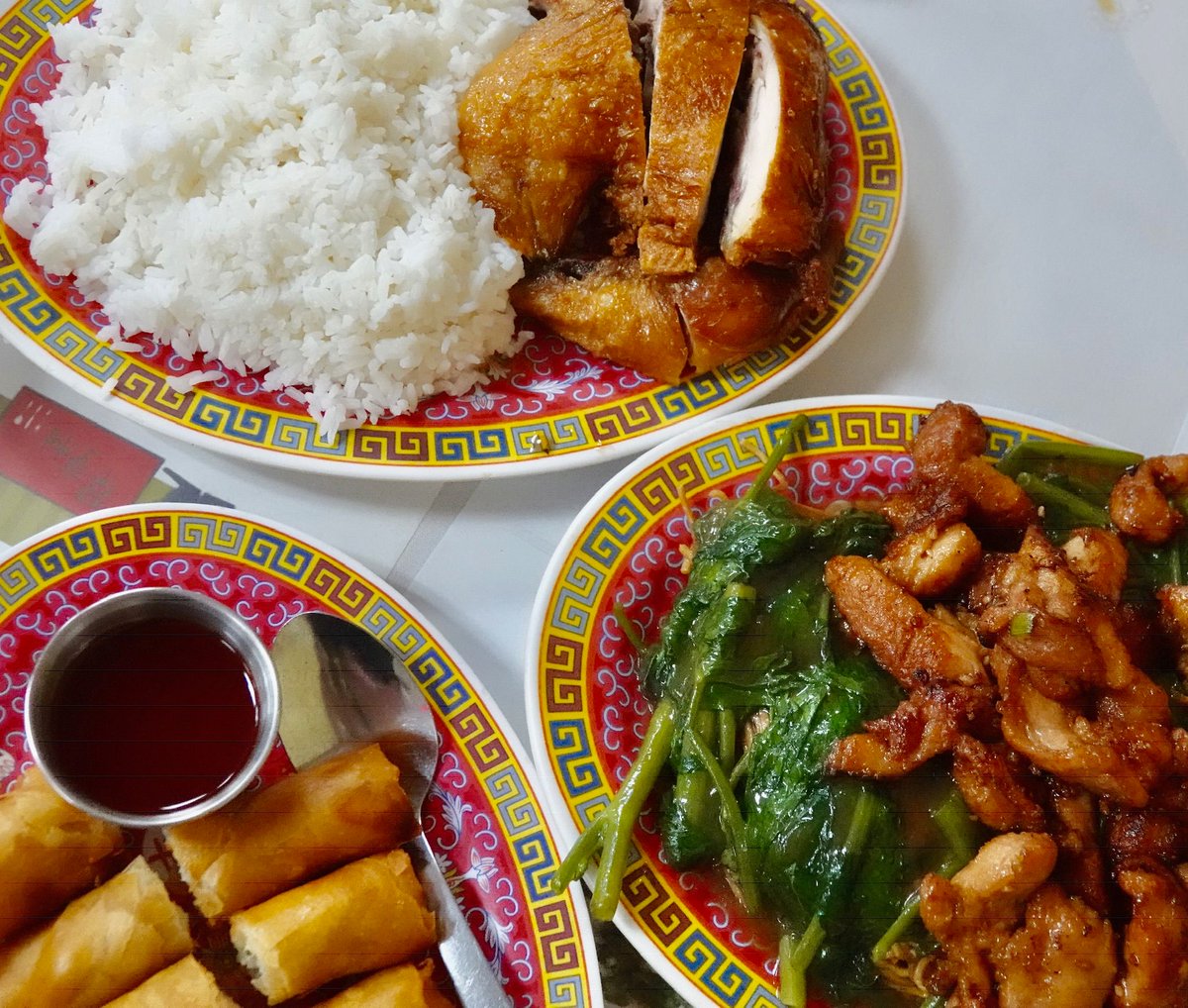 You could make #dinner tonight… or you could head to Jade Garden Restaurant and enjoy all of their popular dishes including their signature Roast Duck, Spring Rolls, Minute Chicken with Cake Noodles and much more. #jadegardenwaipio #waipioshoppingcenter #hawaiieats #foodie