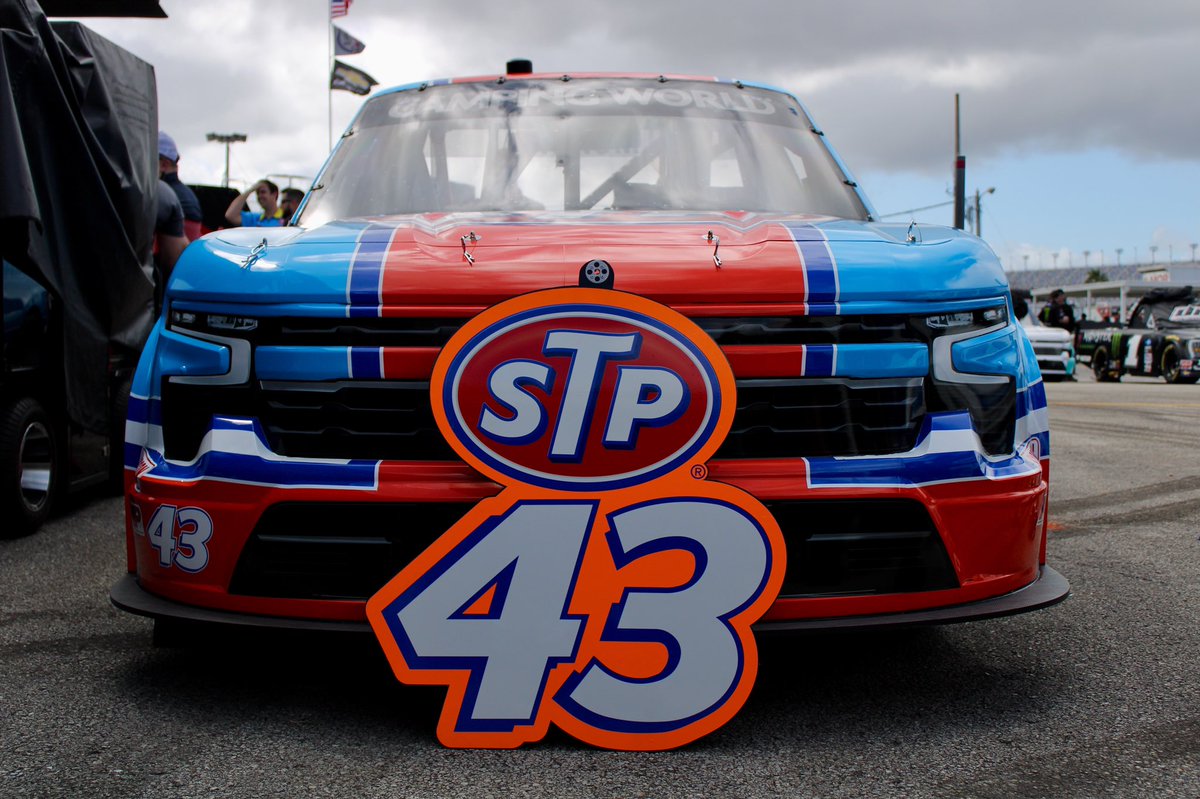 GoodysPowders's tweet photo. Tune in tomorrow 3/19 to watch @ThadMoffitt in the truck series at @amsupdates! Race starts at 2:30PM EST. Until then, enjoy these shots from the team at Daytona! 🏁 #GoodysFast https://t.co/q6EFjA2e2a