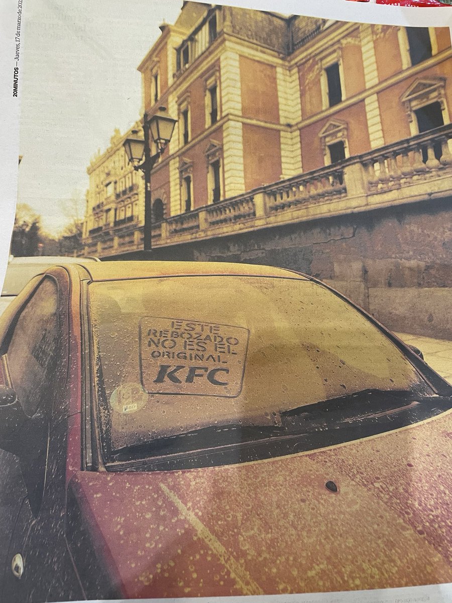 jpiedrahita's tweet photo. Llovió #lluviadepolvo africano y al momento un „real time anunciante“ con reflejos inmediatos lanzó su campaña adecuada esta semana en @20m. Bien por @KFC_ES 👍 (¿por qué se ven tan pocas „campañas rápidas y de tiempo real“ por aquí..,? 🤔) https://t.co/We2ywJOkPG