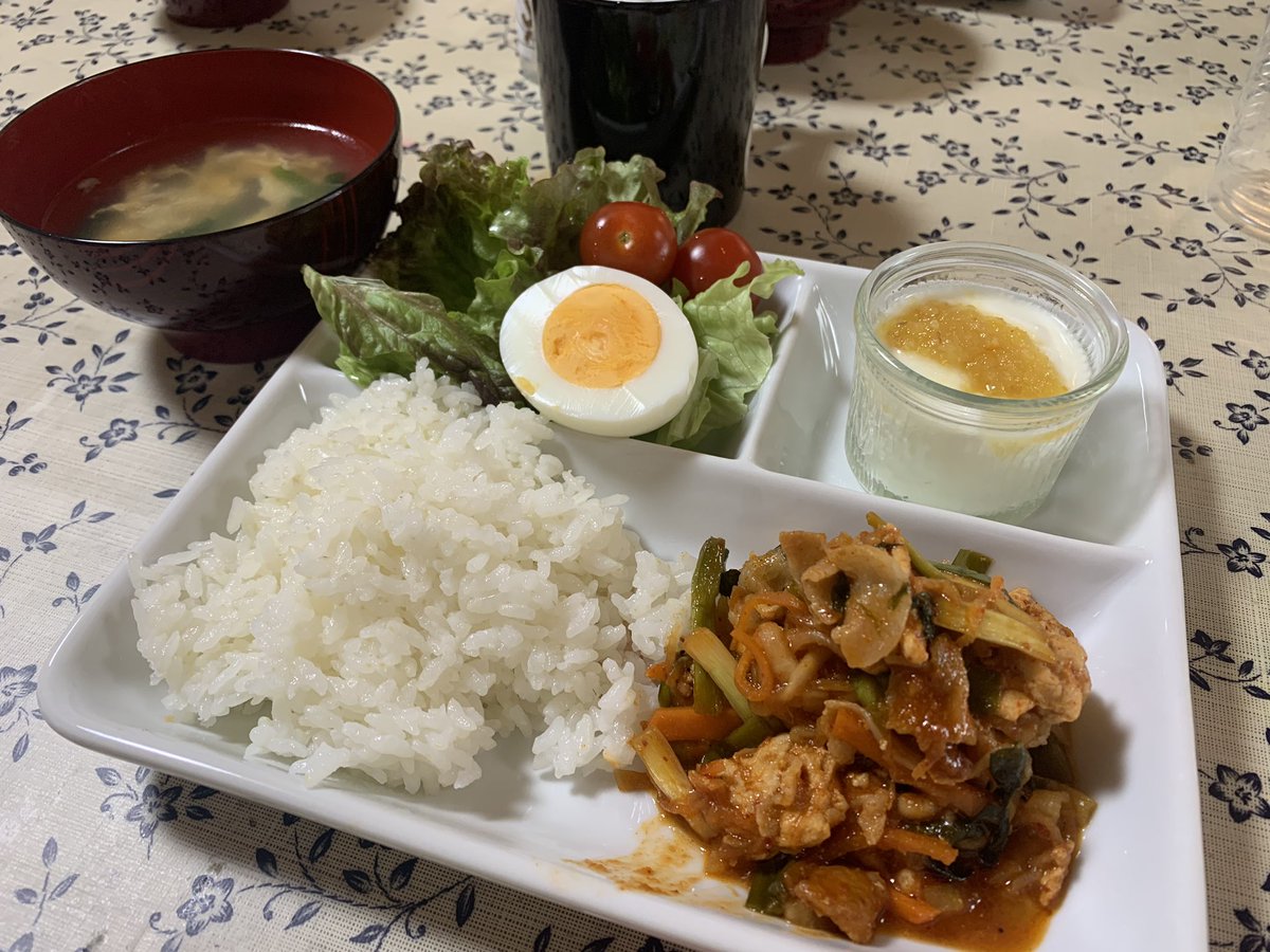 ebiharumi's tweet photo. 今日からミネラル醗酵キムチ教室とみそ教室が続きます🍀
#ミネラルのある暮らし
#命の源
#醗酵
#地球蘇生プロジェクト
#地球防衛軍 https://t.co/6juAab66U5