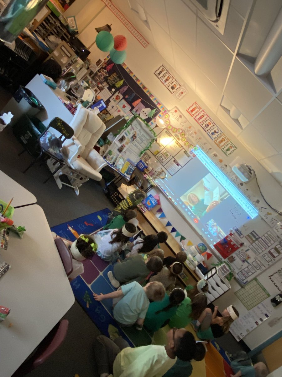 We loved Green Day yesterday celebrating St. Patrick’s day! 🌈☘️ We made edible rainbows, had a green food taste test, leprechaun punch, graphed with lucky charms and enjoyed having a few guest readers! 💚🫑🥦🥒📗🍏☘️