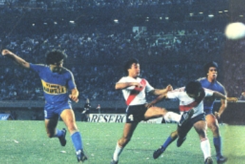 TopJrs's tweet photo. 4⃣3m, #Morete a #Sánchez, 1974, 1-3
4⃣3m, #DOnega a #Roma, 1969, 0-2
4⃣3m, #BFerreyra a #Mena, 1933, 1-3
2⃣4m, #Tapia a #Gatti, 1983, 2-1
2⃣4m, #Tévez a #Gatti, 1982, 5-1

/2 https://t.co/vRLUg6Z3wp