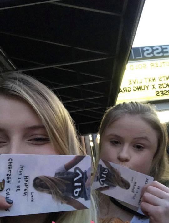Meadows_16's tweet photo. we’ve waited two years to do this again 🤩 thanks for another great show @chelseacutler !!! https://t.co/xdjZVHPj2S