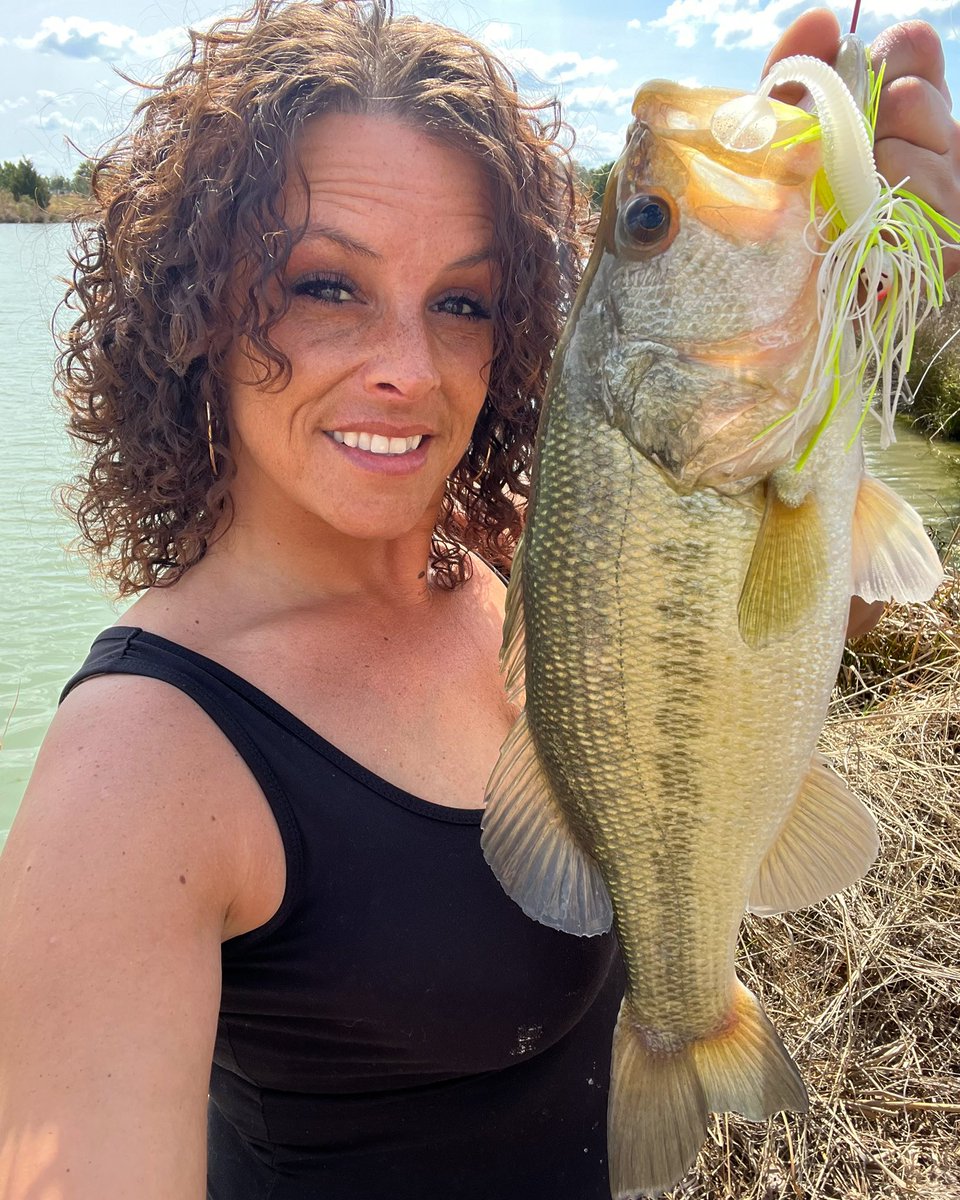 #TGIF!!  I know what I’m doing this weekend. Who else is planning on spending it outdoors? #friday #bassfishing #airrusrods #lewsfishing #hiseas #booyah #spinnerbait #ragetail #rageswimmer #largemouthbass #catchandrelease #cpr #womenmakingwaves