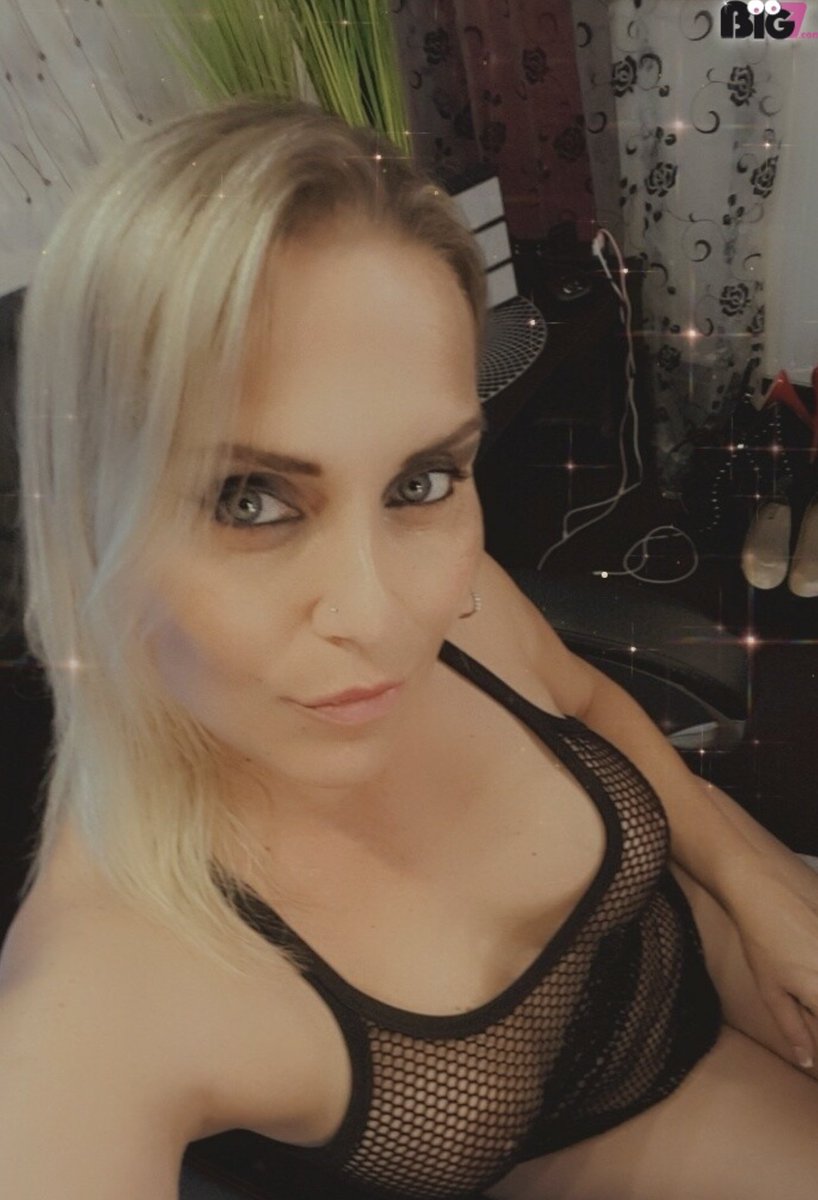 Lena_Blush's tweet photo. Besuche #JuliaPink live unter https://t.co/a45f0vWUxC https://t.co/5K32aifzZj