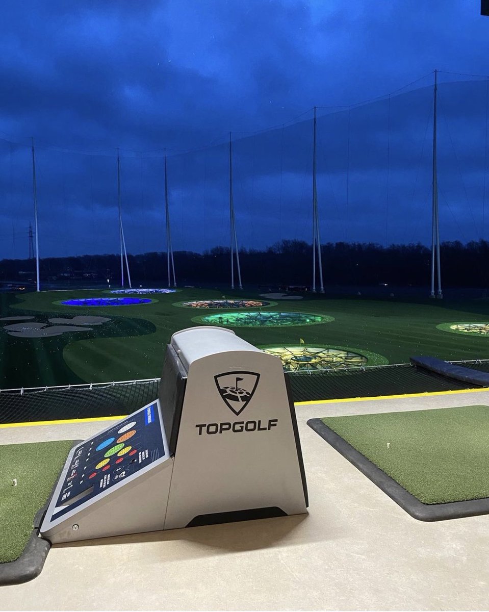 Everybody at <a href="/topgolf/">Topgolf</a> worried about the golf, I’m out here lookin for the top 🤧