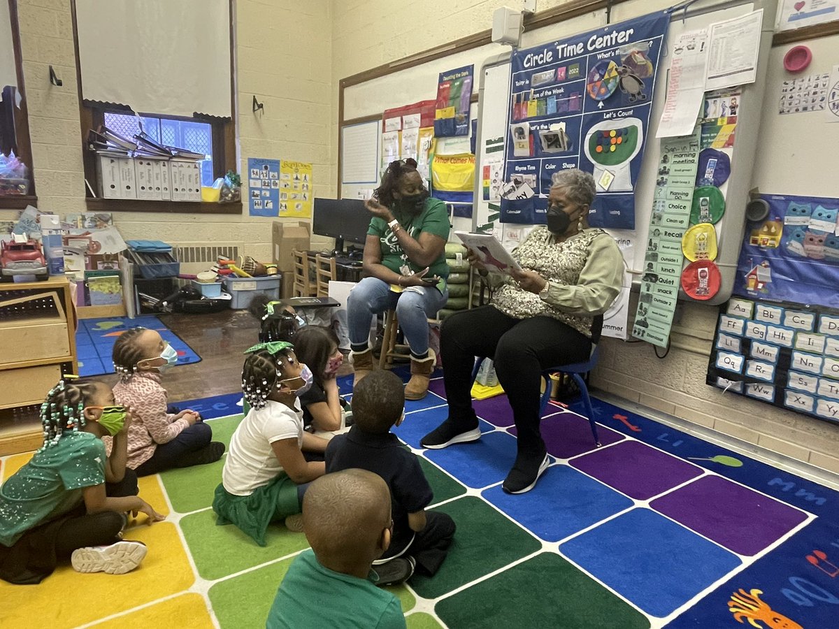 Happy weekend to all! Our Reading Month has been a blast as we head into the last school week of March. Thank you to <a href="/DrHarvill4DPSCD/">Dr. Deborah Hunter-Harvill for DPSCD School Board</a> for joining Mrs Fergerson’s PreK! <a href="/Detroitk12/">DPSCommunityDistrict</a>
