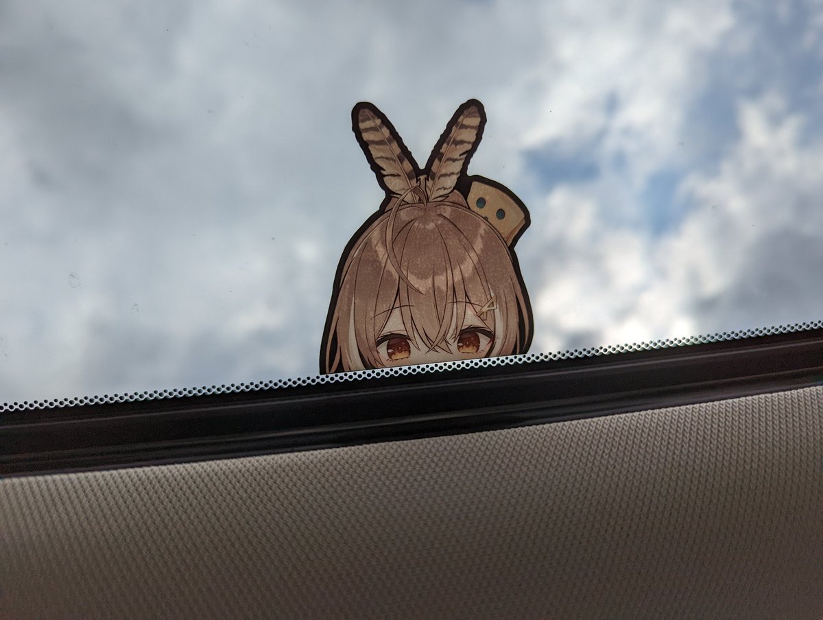 DoktorQwerty's tweet photo. My @nanashimumei_en sticker is up on my car's sunroof, shout-out to @AraAraOra for the awesome print! https://t.co/iMhJLHYrsq