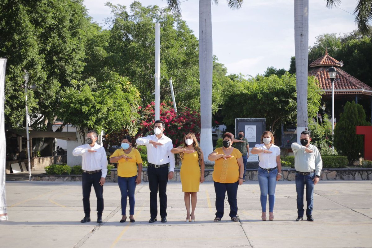 GMBMorenoBruno's tweet photo. Agradezco al Cabildo y a los directores del Gobierno Municipal de #Tlaltizapán, por haberme acompañado en la ceremonia de Conmemoración por el 84° Aniversario de la Expropiación #Petrolera. https://t.co/ZeaOzazQuu