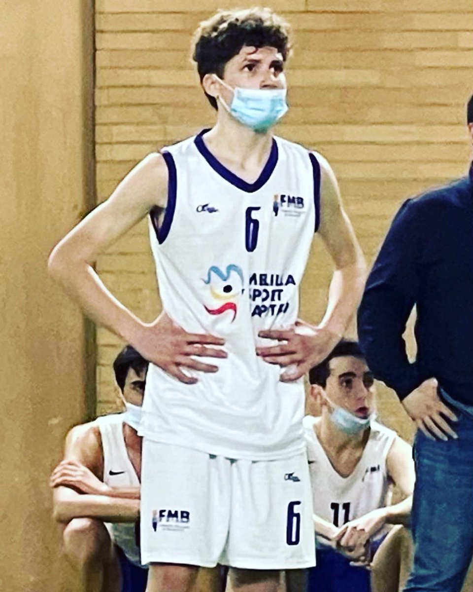 anamonicaro's tweet photo. Estoy muy orgullosa de ti, Víctor. Has hecho una gran temporada. Hoy no habéis podido ganar pero has demostrado templanza cuando hacía falta y nos has hecho disfrutar con tu juego.
Eres la bomba 😘 https://t.co/LQUgdJXbRX