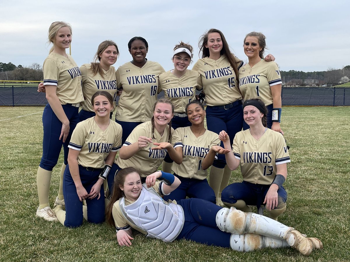 Shoutout to Kiley Tyson on hitting her first dinger of the year during todays scrimmage.👏🏽 Team Stats Overall       1-HR 1-Triple 3-Doubles 10-Singles 🤩