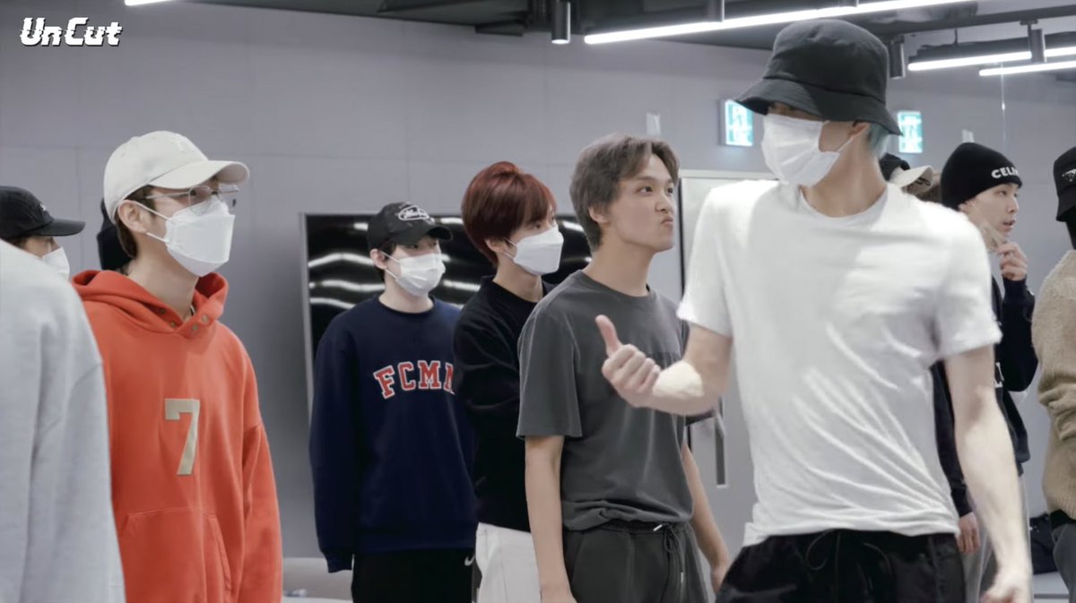 Poii_MinKey's tweet photo. เสื้อส้ม : พี่ ป.ไหน
เสื้อขาว : กู ป.ตรี
55555555555555555555555555555555555555555555555555555555555555555555555555555555555555555555555555555555 https://t.co/ldFZuabyYT