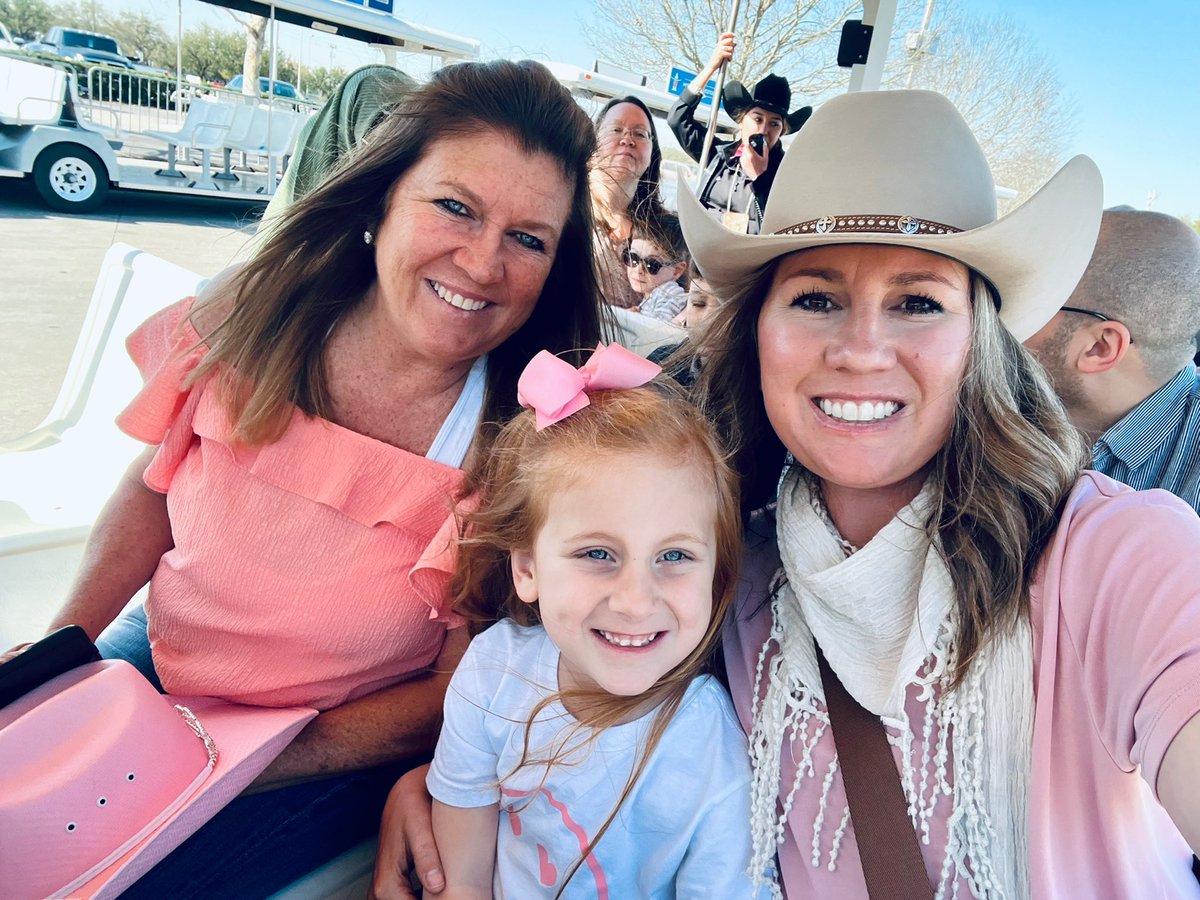 AGFaubs's tweet photo. Thanks @RODEOHOUSTON for the perfect ending to a week off with my best girl + Mom.π€ #HLSR #CorralClub #ACEcubs #WeLeadTx @TEPSAtalk @KatyISD https://t.co/wcLayF4DbN