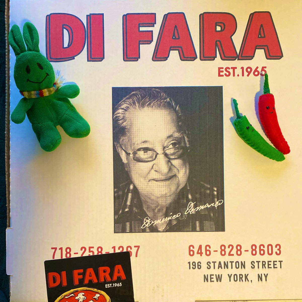 greenietravels's tweet photo. The OG! Thanks for all the pizza!
.
.
.
#difara #difarapizza #pizza #pepperonipizza #ronislice #pepperoniandgarlic #supportlocal #brooklyneats #tvdinner #ogbrooklyn https://t.co/VhsAdra4sz