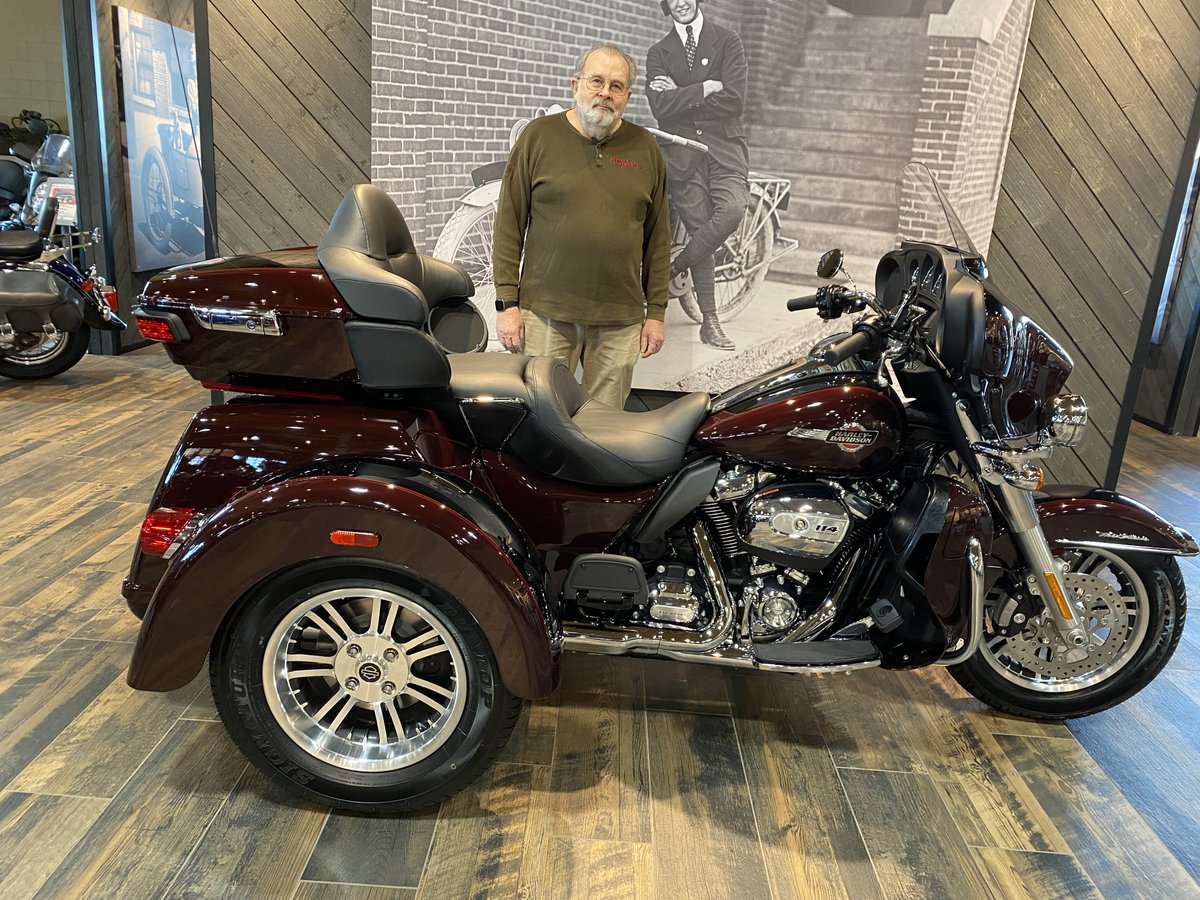 rommeldelmarva's tweet photo. Help us say #congratulations to Dennis who just scored this new Tri Glide! Thank you, Dennis, from Tony and the whole Rommel H-D team! Happy riding!
π
#rommel #rommelhd #harley #harleydavidson #harleydavidsonmotorcycles #newowner #welcometothefamily https://t.co/E4ZV15vPk9