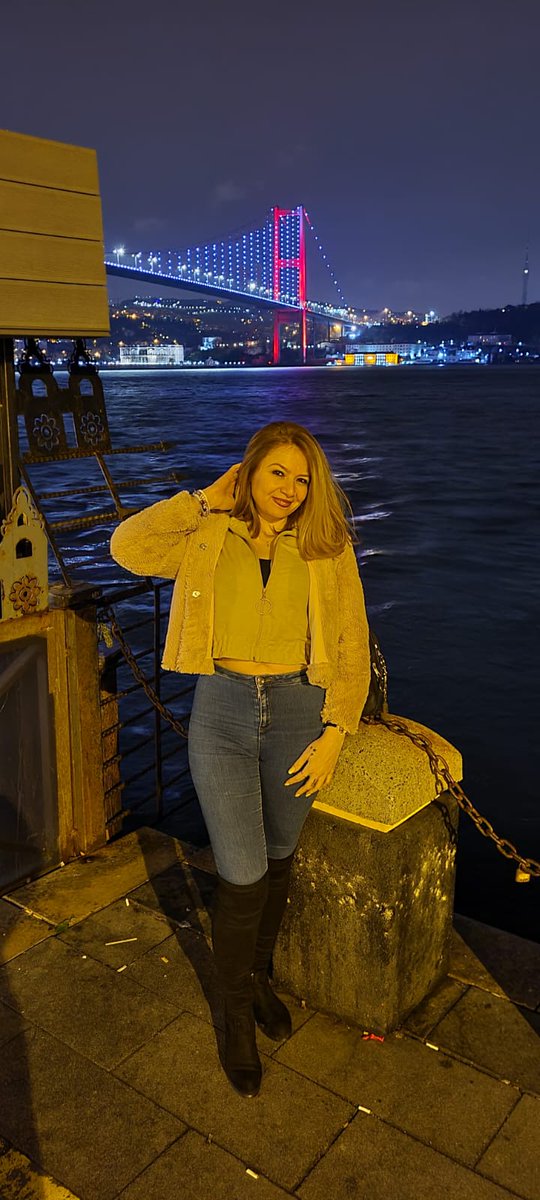 GnlBas1's tweet photo. "#Denizde bağrına atılan taşı #unutur ,ama o #taş oradadır ve #oradan bir daha #çıkmaz "..😎♥️🦋🌃🥰 https://t.co/T6AUGHkgwd