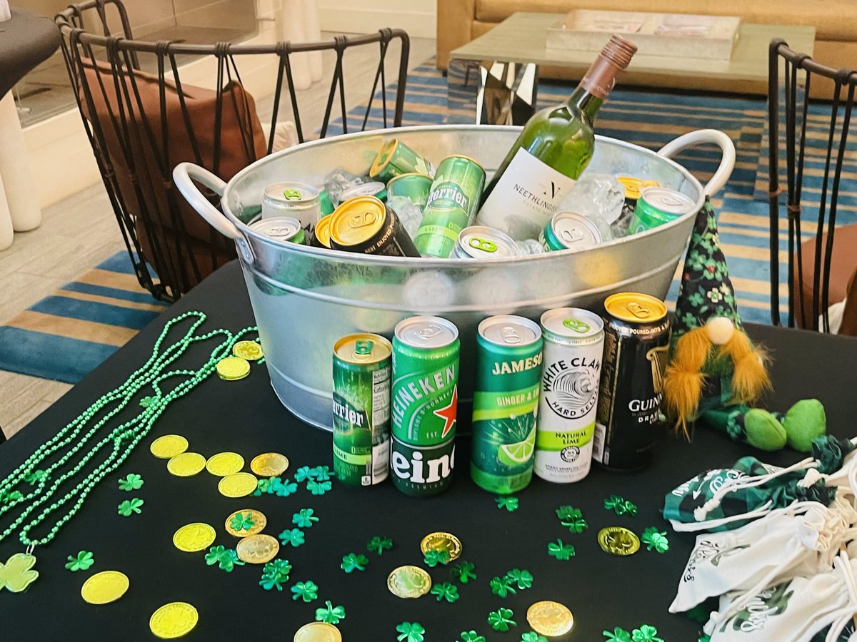 ViewLibertyCtr's tweet photo. Thank you to everyone who stopped by the lobby yesterday for our St. Patrick's Day Happy Hour! 🍀🍀🍀 We hope you had fun celebrating with us! We're so lucky to have such amazing residents at The View. https://t.co/2CsY3qqUO0