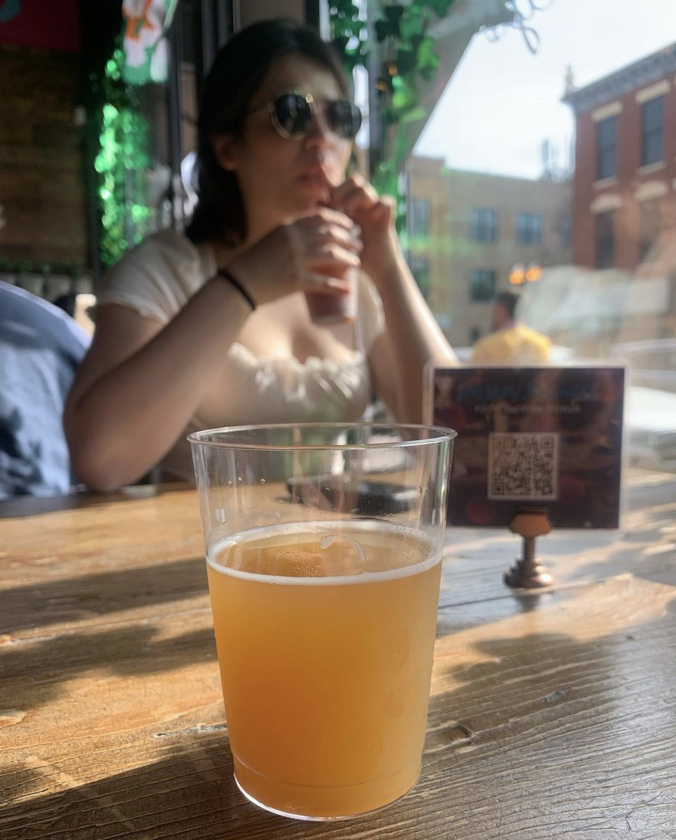 Make your brunch plans for this weekend! 😎

$25 Bottomless | Sat + Sun | 11am-2:30pm
*must purchase brunch entree

Includes mimosas, beermosas, bloodys and Miller Lite

📸: @kartagram 
#WhiskeyBusinessChi #WickerPark #Brunch #SaturdayVibes #SundayFunday #Chicago