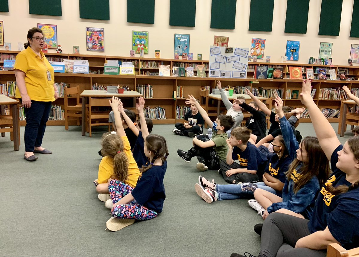 MrsPlakis3rd's tweet photo. Thank you Mrs. Kravatz for the lesson and awesome centers this week! This crew had so much fun learning about @NASAArtemis and moon rocks! 🚀 https://t.co/bmT43hJMMZ