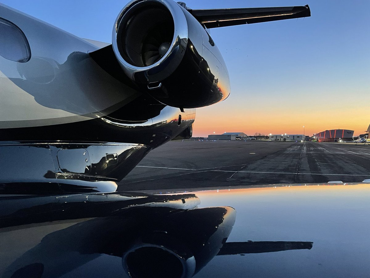 End of the day #sunset #phenom300 #privatejet #blackpoolairport #hangar3