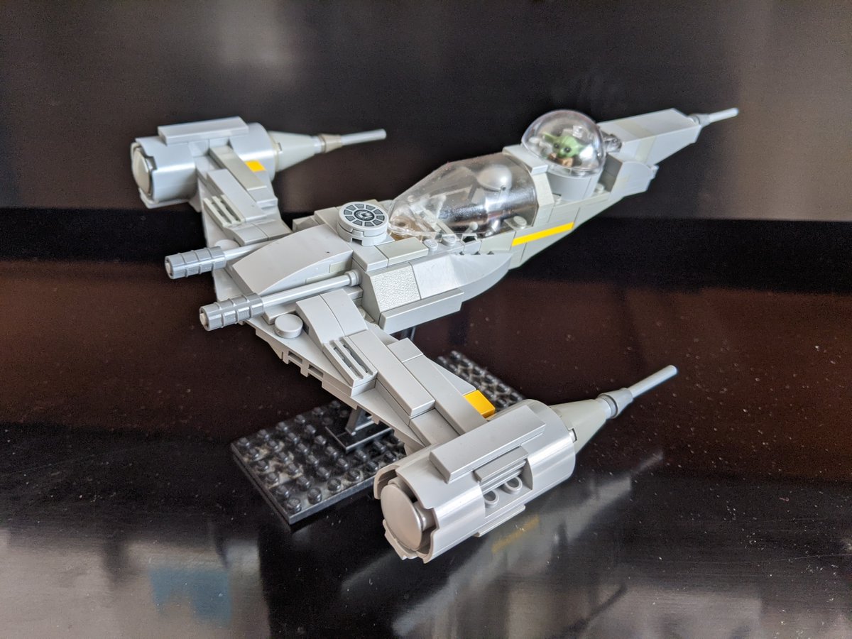 Tap Tap Swoosh... Join the BWTMT Brickworks building club this spring an build our version of the N-1 Naboo Starfighter in Lego ... watch trhe youtube vid for more info.... youtube.com/watch?v=RzeoBs… #mandalorian
