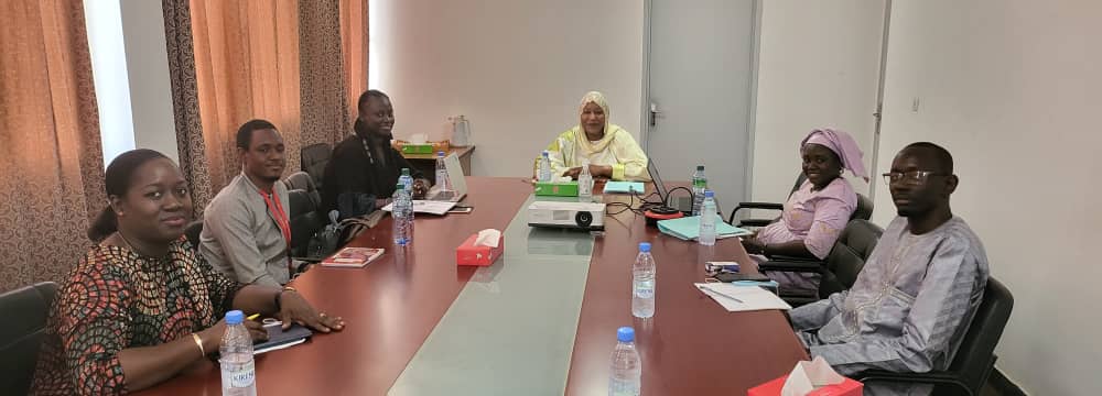 J'ai reçu ce matin, dans les locaux de la DPDPE, la coalition Joining Forces. Cette rencontre à été fructueuse et je m'en réjouis vu que l'intérêt supérieur des enfants est pris en charge.