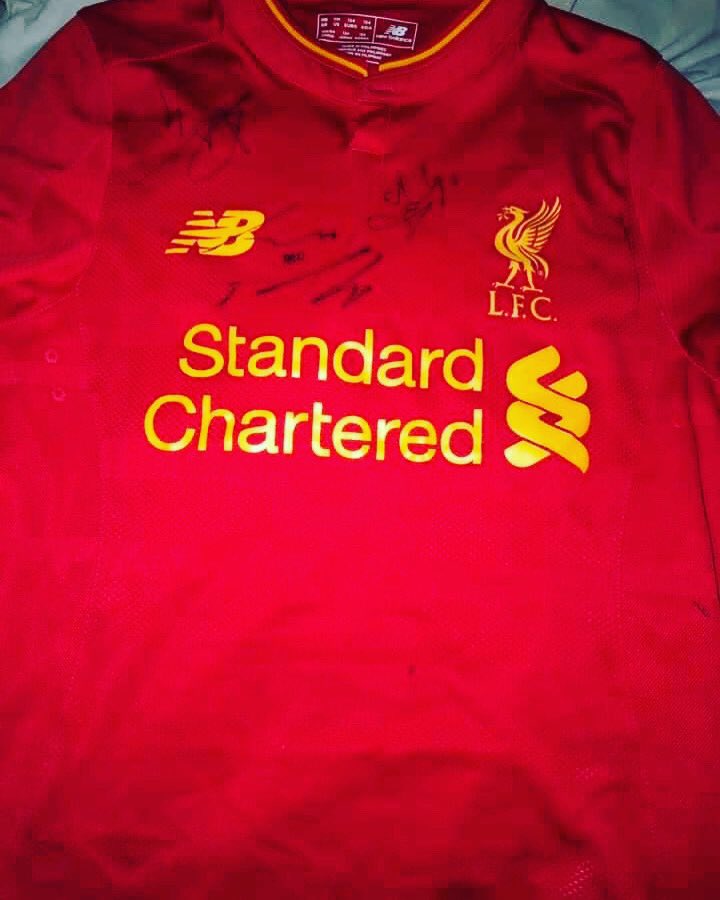 cedmonds88's tweet photo. @Carra23 please give bailey a rt shout out xx https://t.co/tL9r6jKMP9