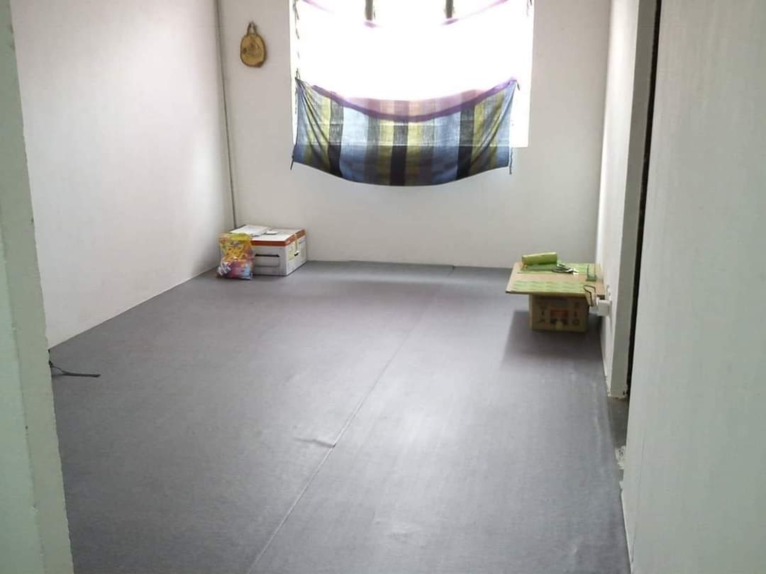 WZullnaidi's tweet photo. Ingat lagi bila kami baru berkahwin. Duk rumah sewa. Beli dapur, beli peti ais, beli tilam, beli barang yang penting saja dulu. Benda tak penting macam TV, meja makan, sofa semua tu kami tak beli. https://t.co/lGnRa3JSD0