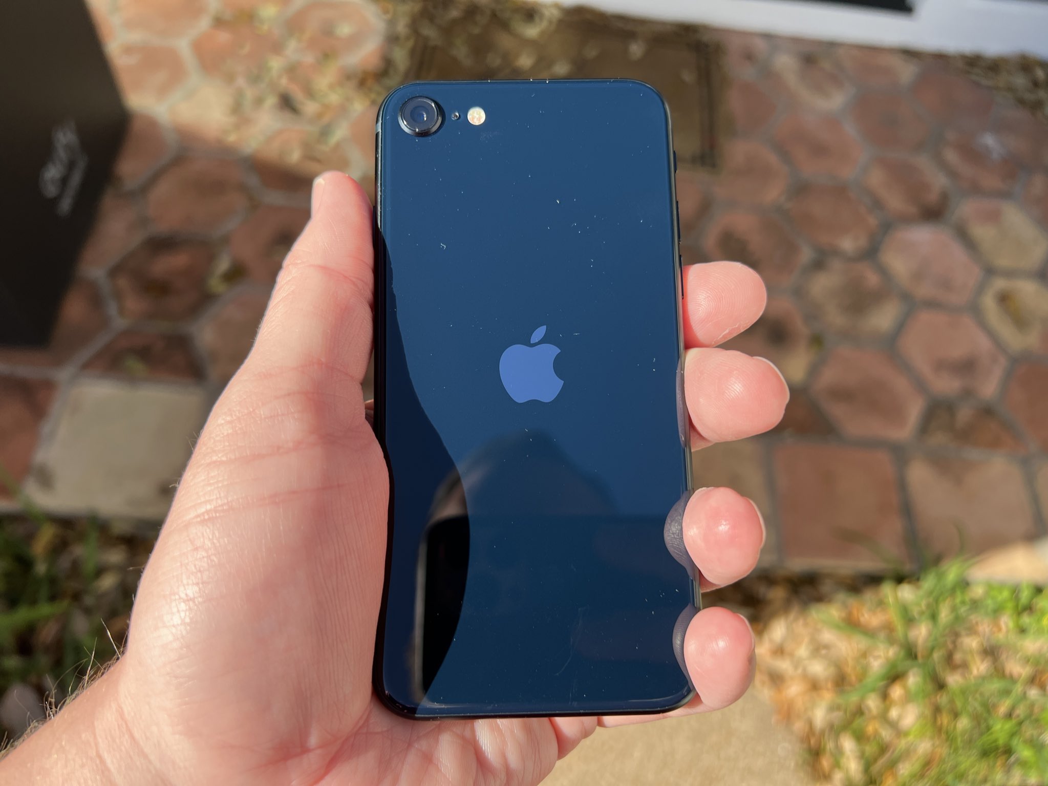 Se 2022 midnight aluminium. Iphone se 2022 миднайт. Айфон se 2022. Смартфон apple iphone 13 256gb (product) red. Айфон се 2022 камера.