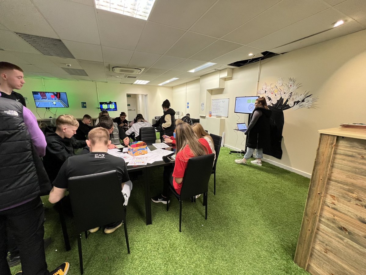 Friday Night! Youth Drop In! 67 Young People from across the Southside of Glasgow! Game of BINGO with young people taking the lead…Equals another successful night at Turf 🌳💪😬🔥 #youthworkchangeslives #YouthWorkMatters #becauseofCLD